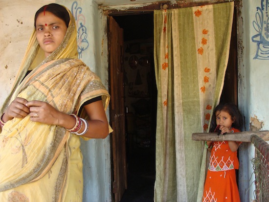  A pregnant mother and her daughter in the rural Purulia district of West Bengal state in India struggle against the country's "son preference" / Credit: Sujoy Dhar/IPS